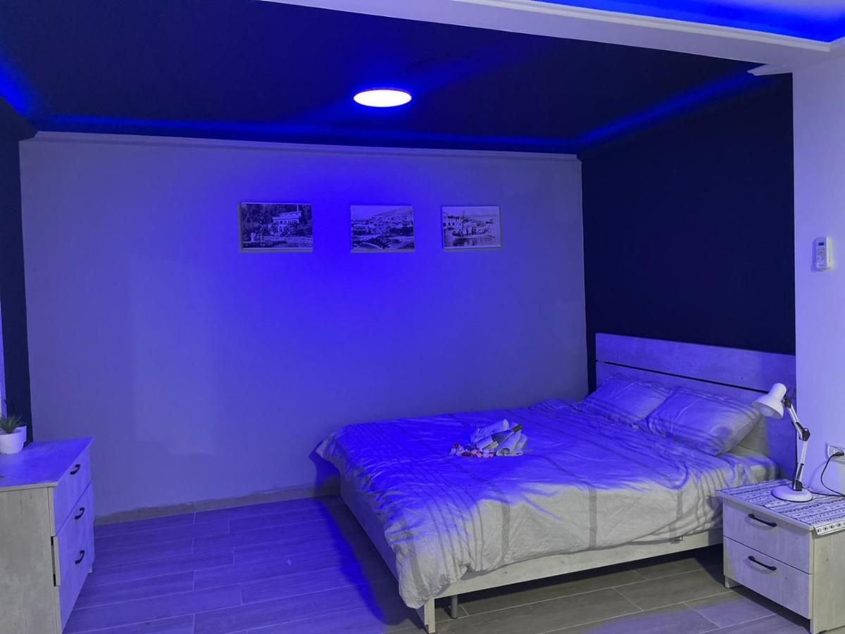 طبريا חדרי לייבל Label Rooms Blue & Red المظهر الخارجي الصورة