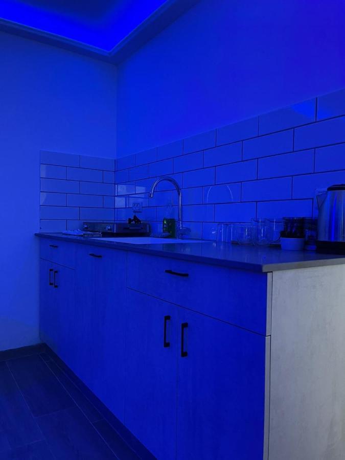 طبريا חדרי לייבל Label Rooms Blue & Red المظهر الخارجي الصورة